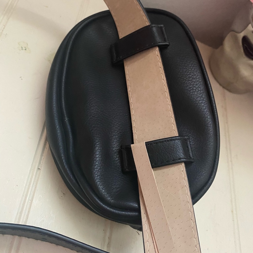 BLACK FANNY PACK - Picture 4 of 5